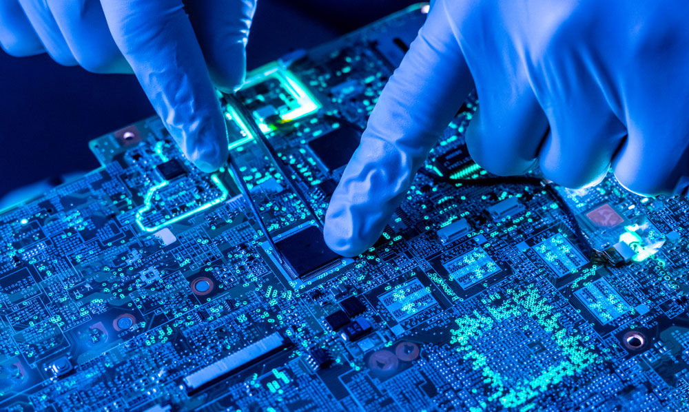 Digital-Transformation-in-Hi-Tech-Industries